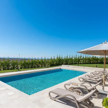 Miracle Villa