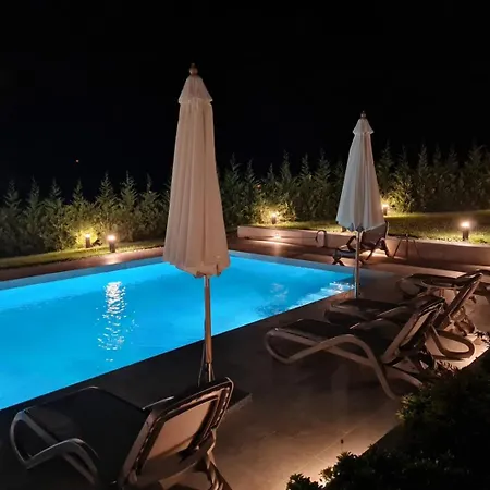 Villa Miracle *