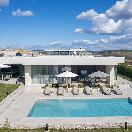 Miracle Villa *